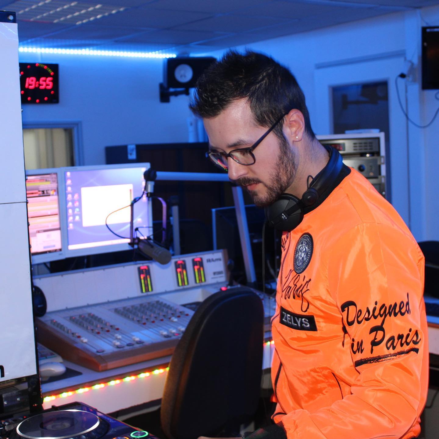 DJ defra - 08.jpg (163 KB)