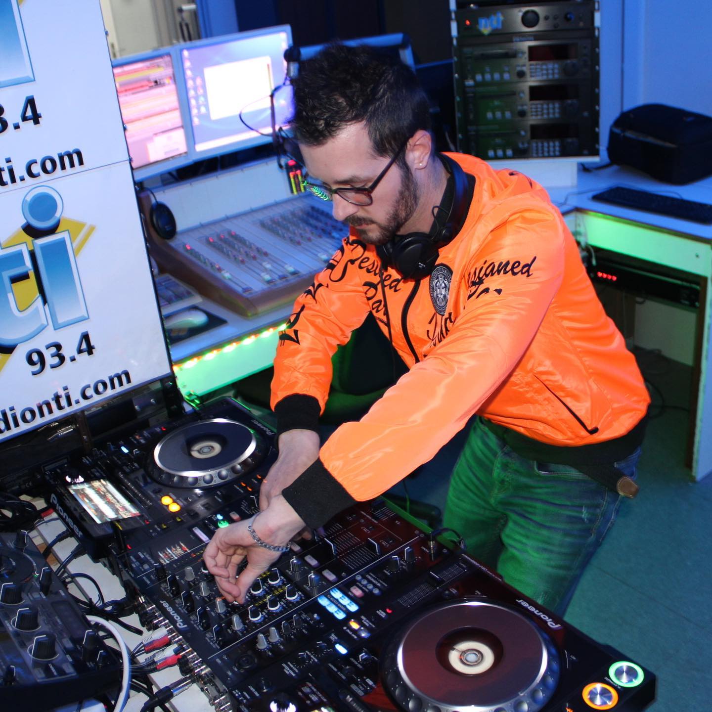 dj-defra - 02.jpg (215 KB)